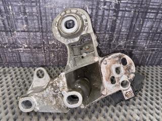 Кронштейн двигателя правый AUDI A4 Avant 2004