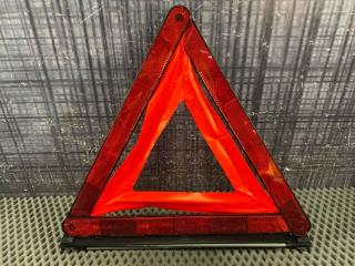 Знак аварийной остановки AUDI Allroad 2002