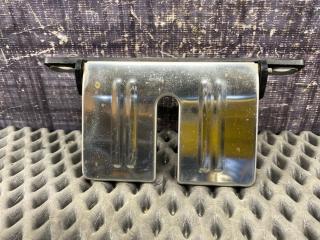 Накладка на замок AUDI Allroad 2002 контрактная Накладка на замок AUDI Allroad 2002