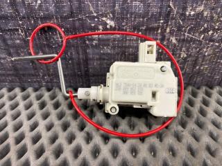 Замок лючка бензобака AUDI Allroad 2002