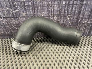 Патрубок интеркуллера Volkswagen Passat Variant 2010 контрактная Патрубок интеркуллера Volkswagen Passat Variant 2010