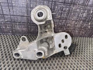 Кронштейн двигателя правый AUDI A4 2004