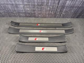 Комплект накладок на порог AUDI A4 2004