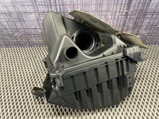 Корпус воздушного фильтра AUDI A4 2004