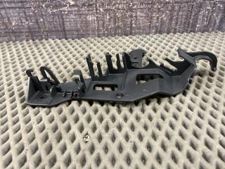 Крепление фишек AUDI A4 2003 контрактная Крепление фишек AUDI A4 2003