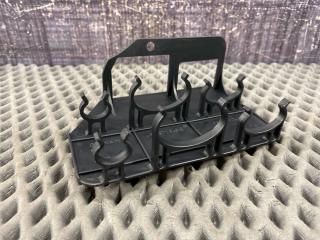 Крепление фишек AUDI A4 2003 контрактная Крепление фишек AUDI A4 2003