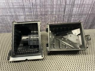 Корпус воздушного фильтра AUDI A4 Avant 2007