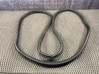 Уплотнитель крышки багажника AUDI A4 Avant 2007