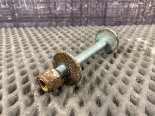 Болт развальный AUDI Allroad 2005