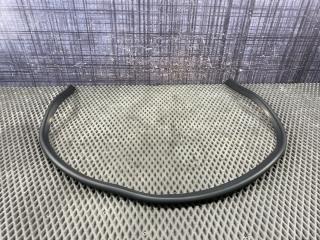 Подкапотный уплотнитель Volkswagen Tiguan 2013