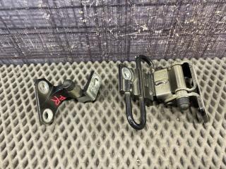 Петля двери передняя правая Volkswagen Passat CC 2013