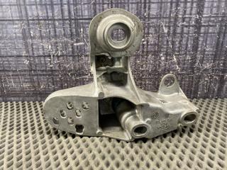 Кронштейн двигателя левый AUDI A4 Avant 2004