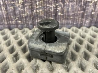 Подушка радиатора AUDI A4 Avant 2004