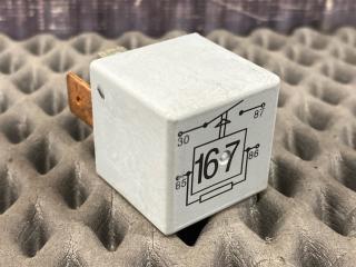 Реле AUDI A4 Avant 2004