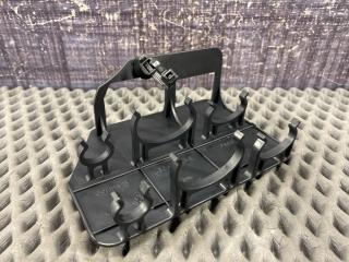 Крепление фишек AUDI A4 Avant 2004 контрактная Крепление фишек AUDI A4 Avant 2004