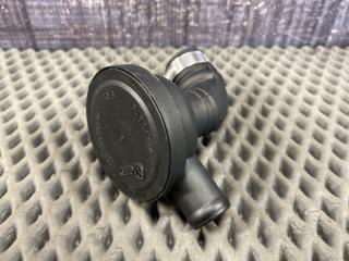 Клапан вентиляции картерных газов AUDI A4 Avant 2004