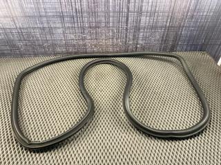 Уплотнитель крышки багажника AUDI A4 Avant 2004