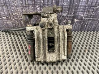 Суппорт задний левый Volkswagen Passat Variant 2000