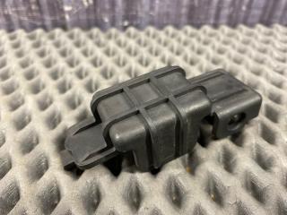 Крепление радиатора Volkswagen Passat Variant 2000