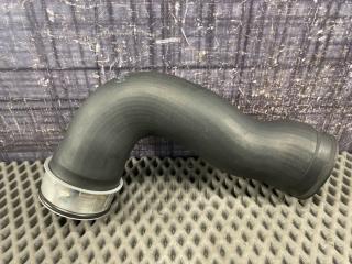 Патрубок интеркуллера Volkswagen Passat Variant 2010 контрактная Патрубок интеркуллера Volkswagen Passat Variant 2010