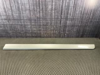 Молдинг на дверь передний правый AUDI A4 Avant 2006