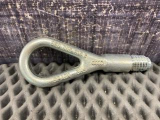 Скоба буксировочная AUDI A4 Avant 2006 контрактная Скоба буксировочная AUDI A4 Avant 2006