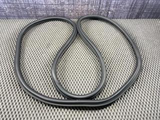 Уплотнитель крышки багажника AUDI A4 Avant 2006