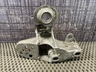 Кронштейн двигателя левый AUDI A4 2004