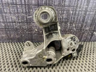 Кронштейн двигателя правый AUDI A4 2004