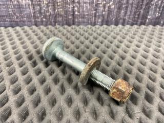 Болт развальный AUDI A4 2004