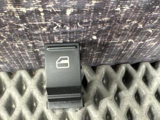 Фото запчасти кнопка стеклоподъемника Volkswagen Passat Variant 2010 контрактная запчасть Запчасть кнопка стеклоподъемника Volkswagen Passat Variant 2010