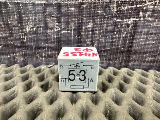 Запчасть реле Volkswagen Passat 2006