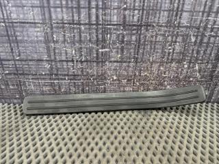 Запчасть накладка на порог задняя правая Volkswagen Touareg 2003