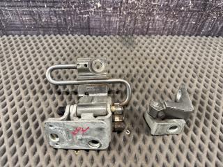 Петля двери передняя правая AUDI Allroad 2003 контрактная Петля двери передняя правая AUDI Allroad 2003