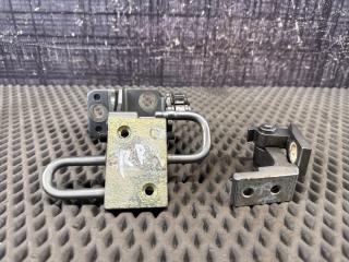 Петля двери задняя правая AUDI Allroad 2003 контрактная Петля двери задняя правая AUDI Allroad 2003