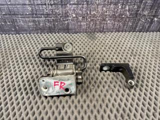 Петля двери передняя правая Volkswagen Touareg 2005