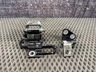 Петля двери задняя правая Volkswagen Passat Variant 2006