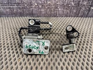 Петля двери задняя левая Volkswagen Passat Variant 2006