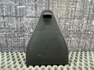 Крепление знака аварийной остановки AUDI A4 2006