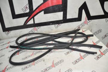 Уплотнитель дверей (комплект) Mitsubishi Airtrek 2005