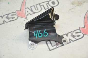 Уголок двери Mitsubishi Pajero 1998