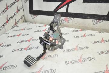 Педаль тормоза Nissan Skyline 2009
