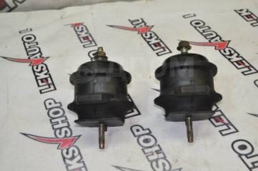 Подушки двигателя (парой) Nissan Fuga 2005