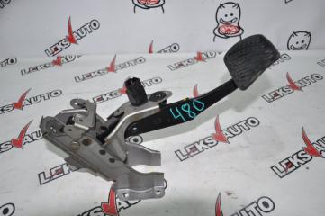 Педаль тормоза Nissan Fuga 2005