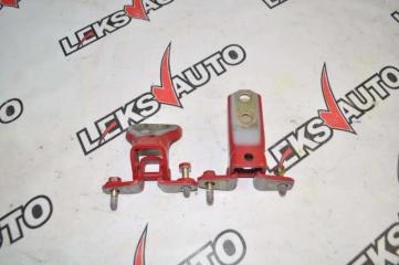 Петли двери задние правые (парой) Mitsubishi Airtrek CU2W 4G63T