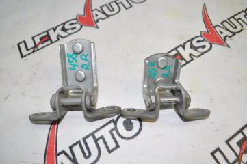 Петли двери задние правые (парой) Toyota Altezza 1999