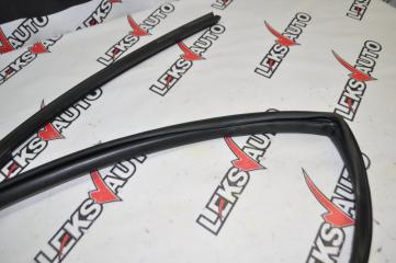 Уплотнитель стекла двери передний левый Airtrek 2003 CU2W 4G63T