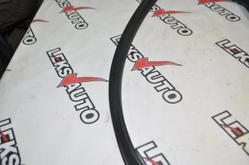 Уплотнитель стекла двери передний левый Mitsubishi Airtrek CU2W 4G63T