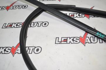 Уплотнитель стекла двери передний левый Airtrek 2003 CU2W 4G63T