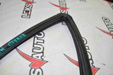 Уплотнитель стекла двери передний левый Airtrek 2003 CU2W 4G63T